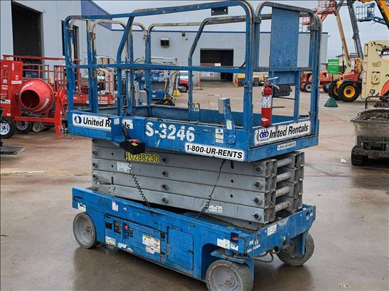 2014 Genie GS-3246 Scissor Lift