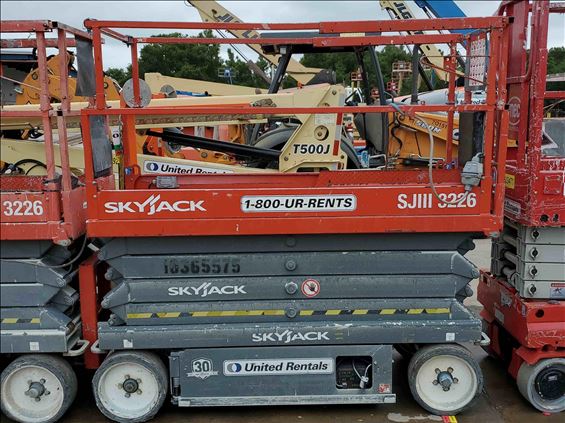 2015 Skyjack SJIII3226 Scissor Lift