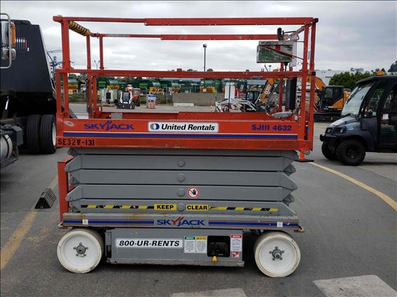 2011 Skyjack SJIII4632 Scissor Lift