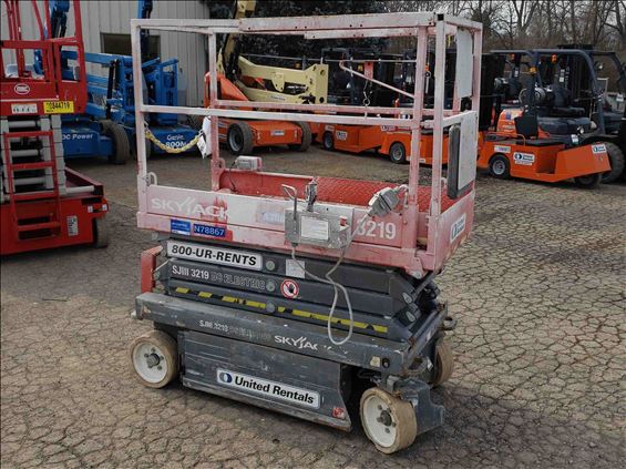 2013 Skyjack SJIII3219 Scissor Lift