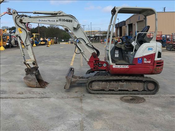 2014 Takeuchi TB240 Mini-Excavator