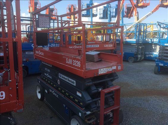 2014 Skyjack SJIII3226 Scissor Lift