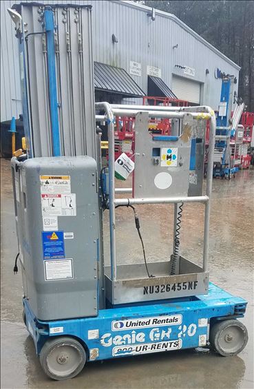 2013 Genie GR-20 Vertical Lift
