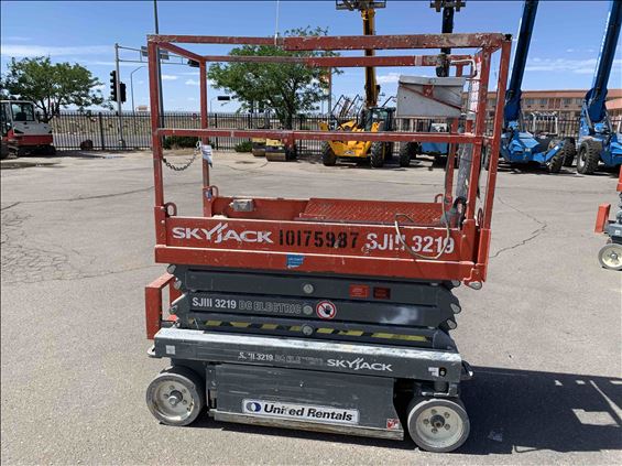 2013 Skyjack SJIII3219 Scissor Lift