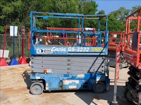 2014 Genie GS-3232 Scissor Lift