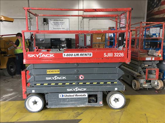 2014 Skyjack SJIII3226 Scissor Lift