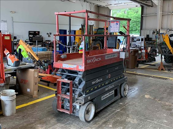 2014 Skyjack SJIII3226 Scissor Lift