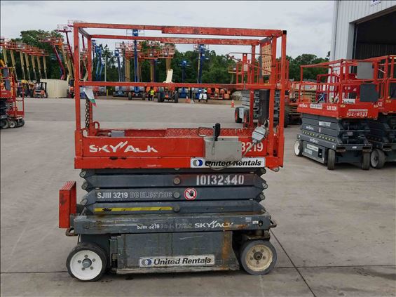 2013 Skyjack SJIII3219 Scissor Lift