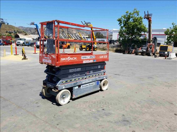 2014 Skyjack SJIII3226 Scissor Lift
