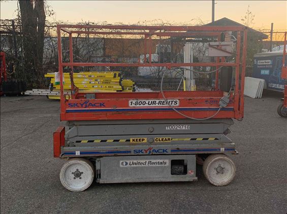 2012 Skyjack SJIII3220 Scissor Lift