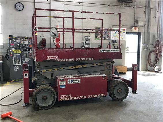 2013 MEC 3259 ERT Scissor Lift