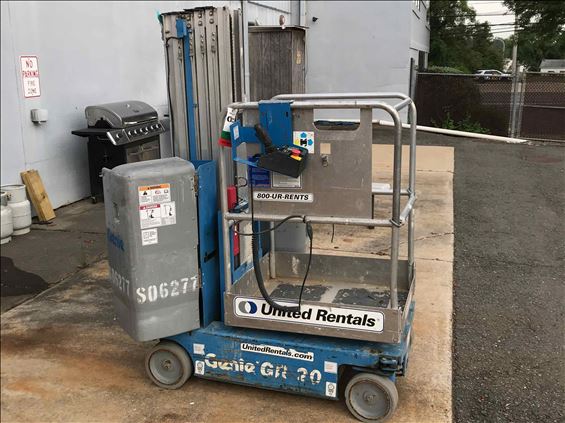 2012 Genie GR-20 Vertical Lift