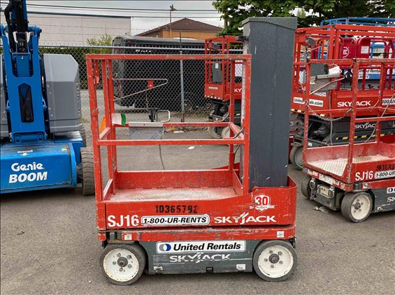 2015 Skyjack SJ16 Scissor Lift
