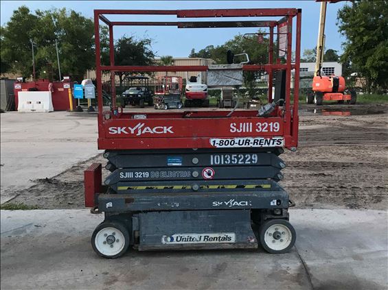 2013 Skyjack SJIII3219 Scissor Lift