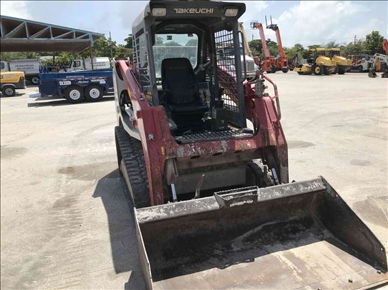 2016 Takeuchi TL8W
