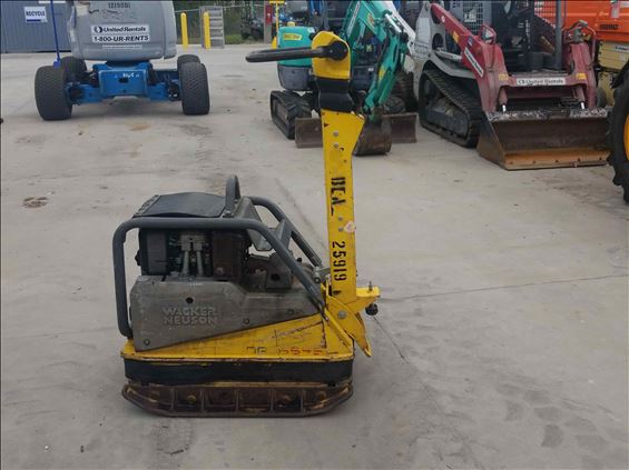 2015 Wacker Neuson DPU4545He Plate Compactor