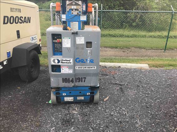2013 Genie GR-12 Scissor Lift