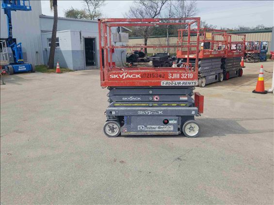 2014 Skyjack SJIII3219 Scissor Lift