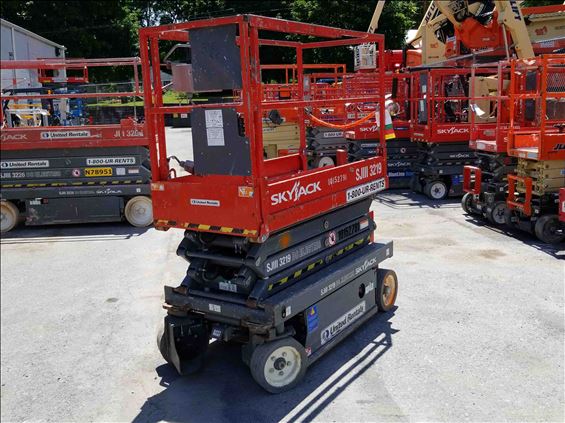 2013 Skyjack SJIII3219 Scissor Lift