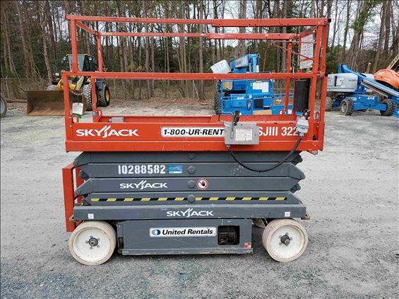 2014 Skyjack SJIII3226 Scissor Lift