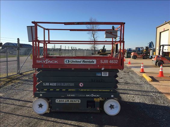2013 Skyjack SJIII4632 Scissor Lift