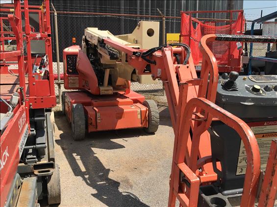2011 JLG E400AJPN Boom Lift