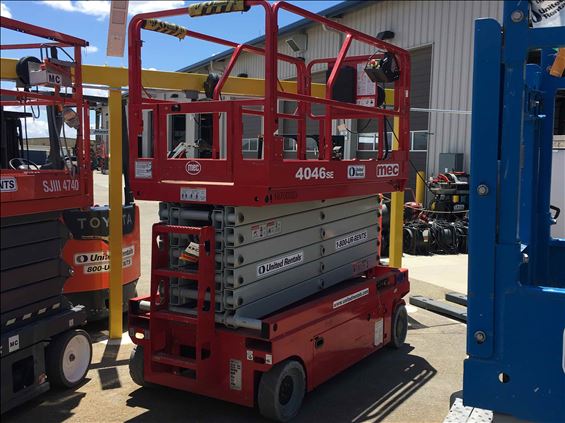 2017 MEC 4046SE Scissor Lift