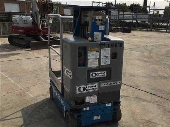 2009 Genie GR-15 Scissor Lift