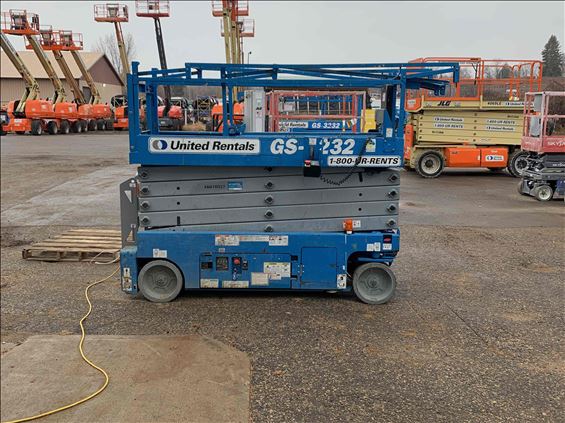 2014 Genie GS-3232 Scissor Lift