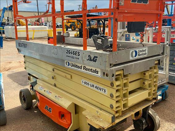 2014 JLG 2646ES Scissor Lift