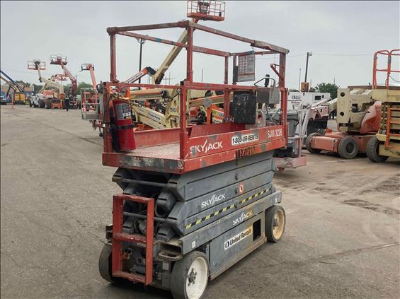 2014 Skyjack SJIII3226 Scissor Lift