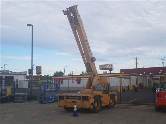 2008 Broderson IC-200-3F Crane