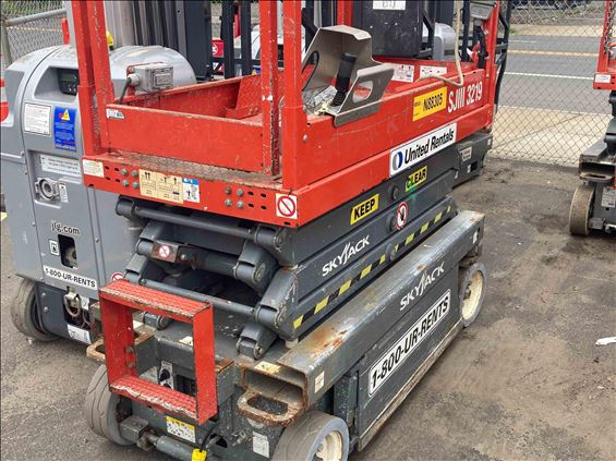 2014 Skyjack SJIII3219 Scissor Lift