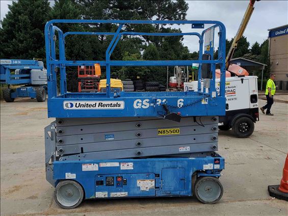 2014 Genie GS-3246 Scissor Lift