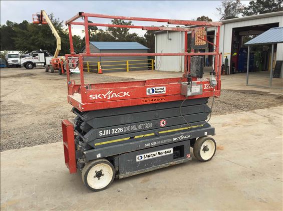 2013 Skyjack SJIII3226 Scissor Lift