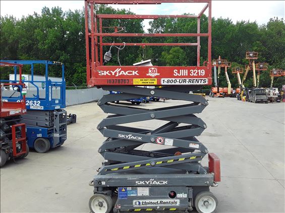 2015 Skyjack SJIII3219 Scissor Lift