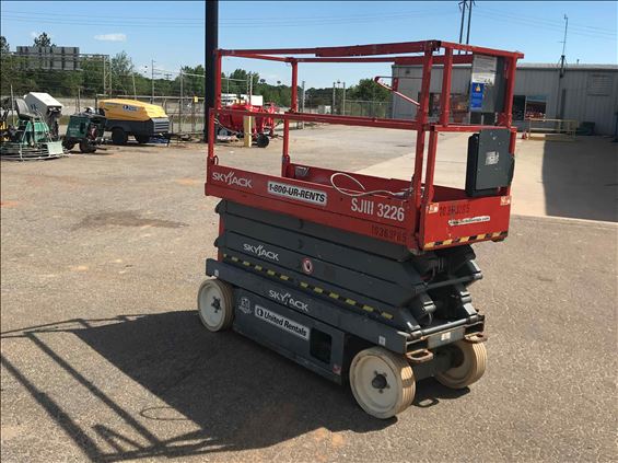 2015 Skyjack SJIII3226 Scissor Lift