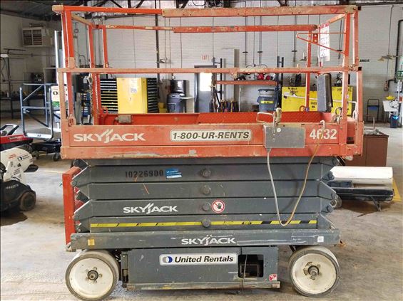 2014 Skyjack SJIII4632 Scissor Lift