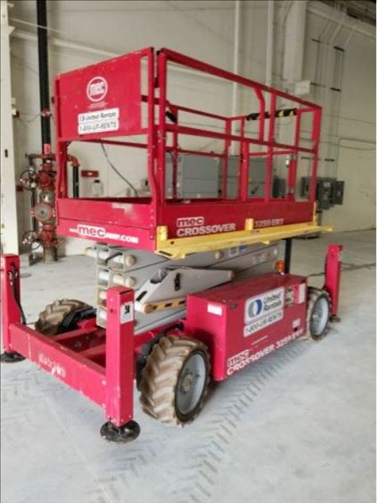 2015 MEC 3259 ERT Scissor Lift