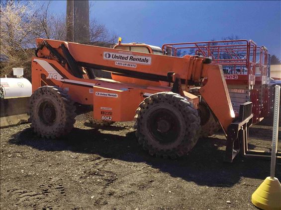 2014 SKYTRAK 8042 Rough Terrain Forklift