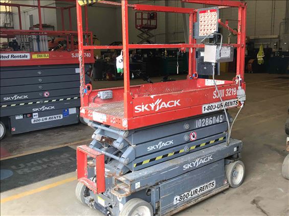 2014 Skyjack SJIII3219 Scissor Lift