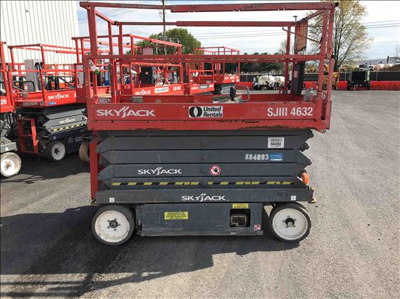 2014 Skyjack SJIII4632 Scissor Lift
