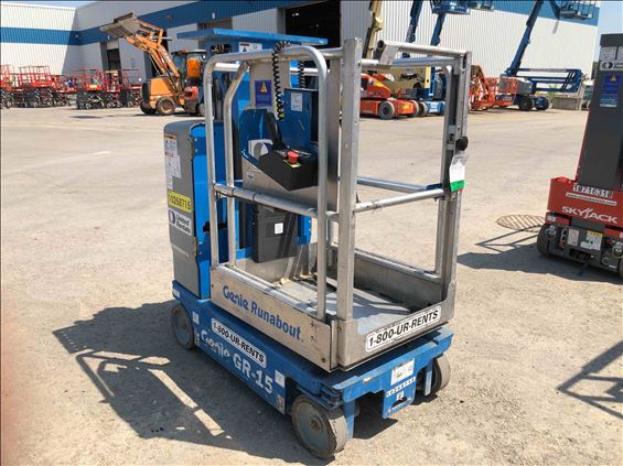 2014 Genie GR-15 One-Person Lift