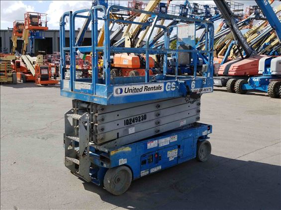 2014 Genie GS-3246 Scissor Lift
