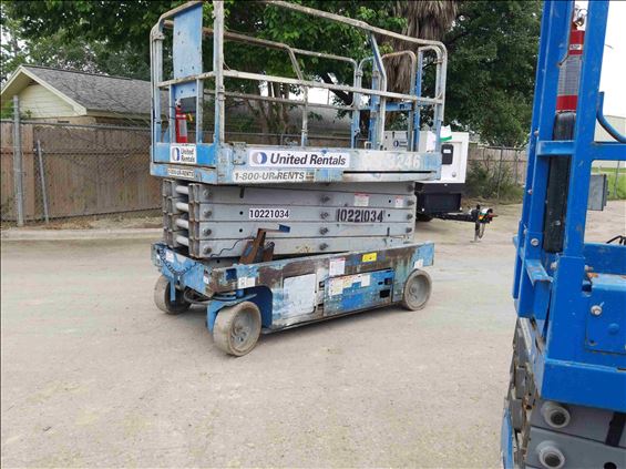 2014 Genie GS-3246 Scissor Lift