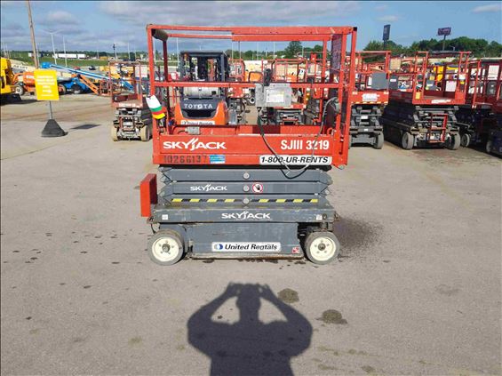 2014 Skyjack SJIII3219 Scissor Lift
