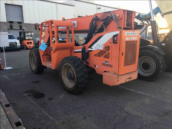 2014 SKYTRAK 8042 Rough Terrain Forklift