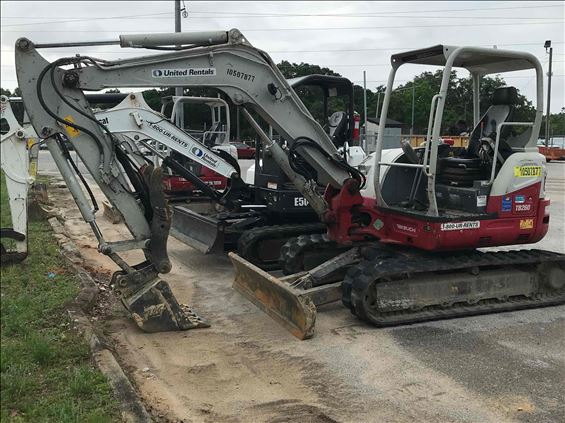 2016 Takeuchi TB260 Mini-Excavator