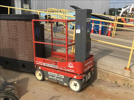 2015 Skyjack SJ12 Scissor Lift
