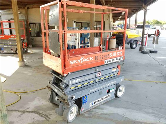 2013 Skyjack SJIII3219 Scissor Lift